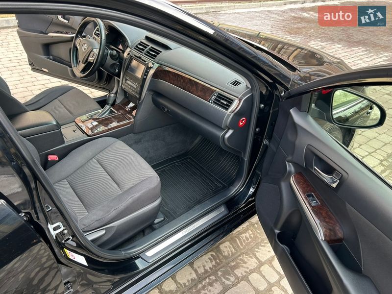 Седан Toyota Camry 2017 в Харькове