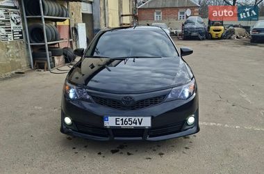 Седан Toyota Camry 2012 в Харькове
