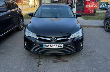Седан Toyota Camry 2015 в Львове
