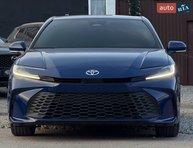 Седан Toyota Camry 2024 в Харкові