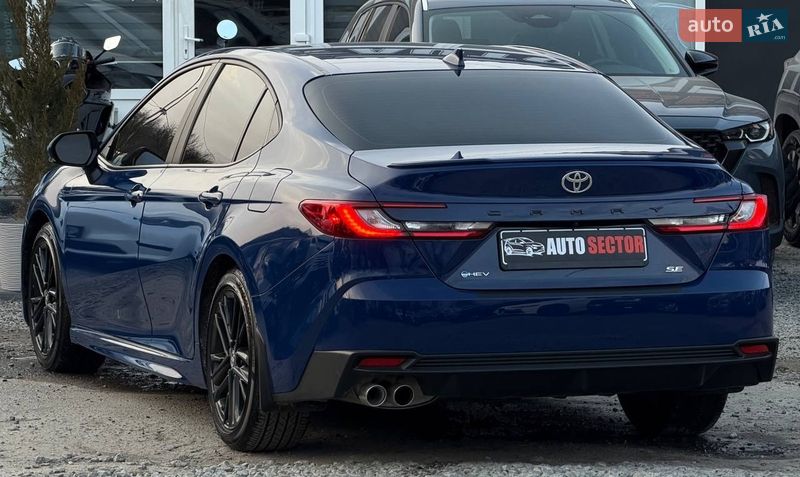 Седан Toyota Camry 2024 в Харкові