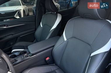 Седан Toyota Camry 2024 в Харкові