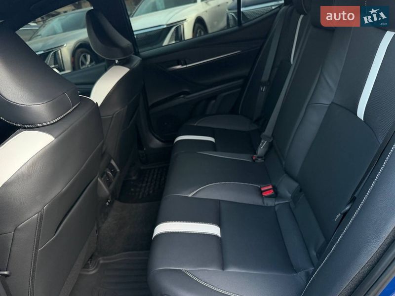 Седан Toyota Camry 2024 в Харкові
