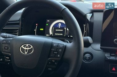 Седан Toyota Camry 2024 в Харкові