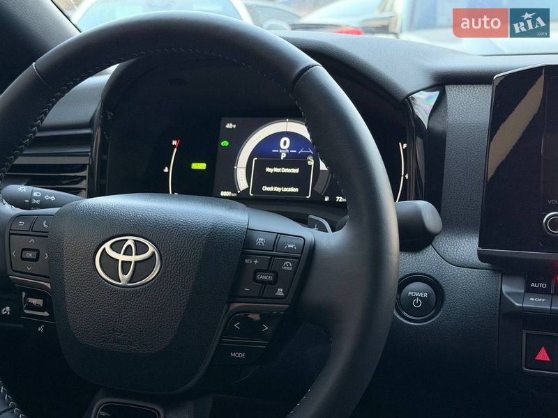 Седан Toyota Camry 2024 в Харкові