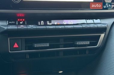 Седан Toyota Camry 2024 в Харкові