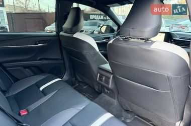 Седан Toyota Camry 2024 в Харкові