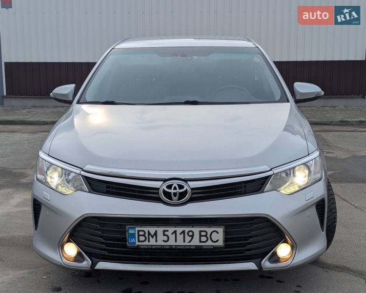 Седан Toyota Camry 2016 в Сумах