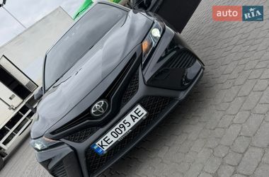 Седан Toyota Camry 2017 в Дніпрі