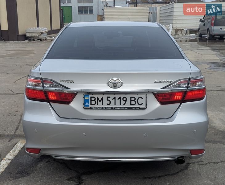 Седан Toyota Camry 2016 в Сумах