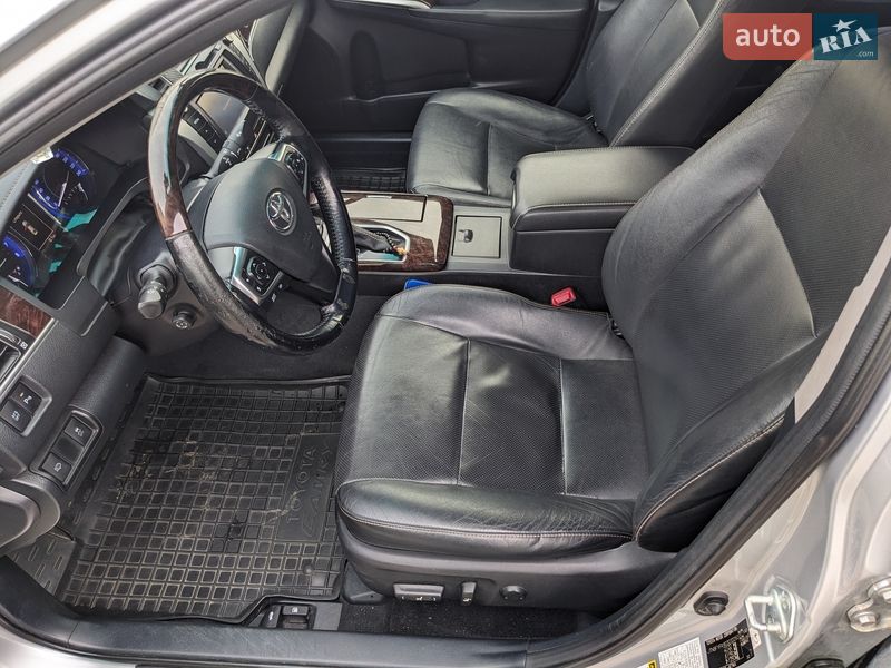 Седан Toyota Camry 2016 в Сумах