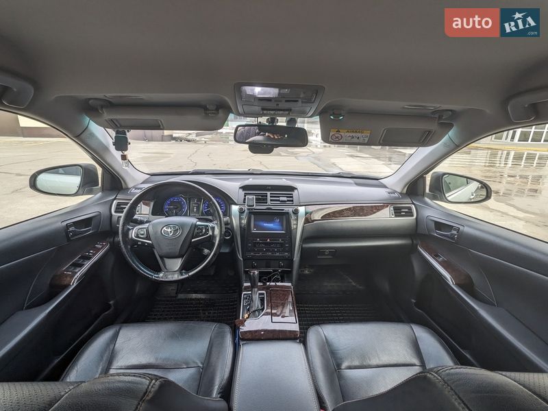 Седан Toyota Camry 2016 в Сумах