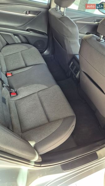 Седан Toyota Camry 2024 в Ивано-Франковске
