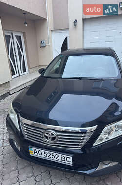 Седан Toyota Camry 2011 в Ужгороді