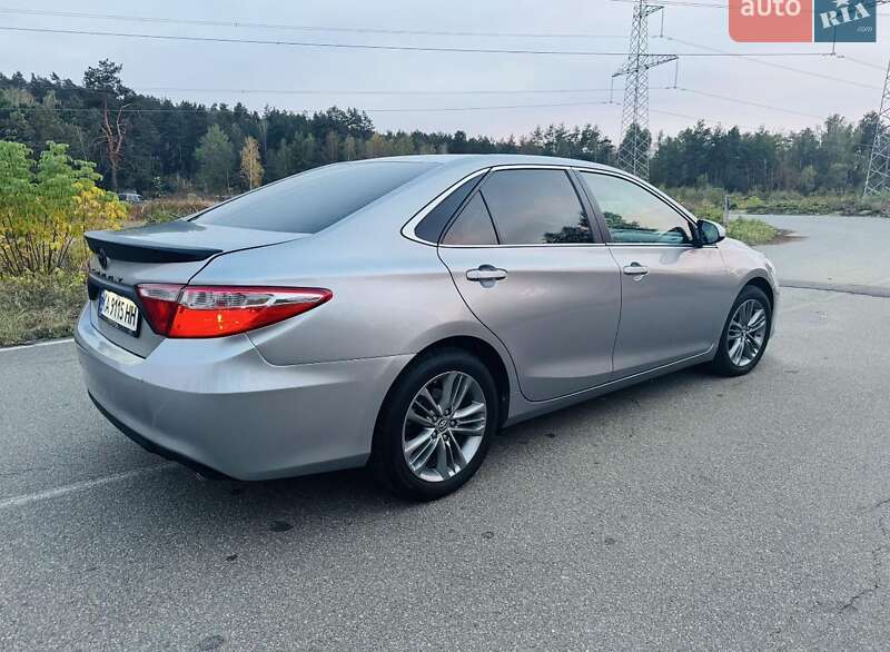 Седан Toyota Camry 2014 в Стоянке
