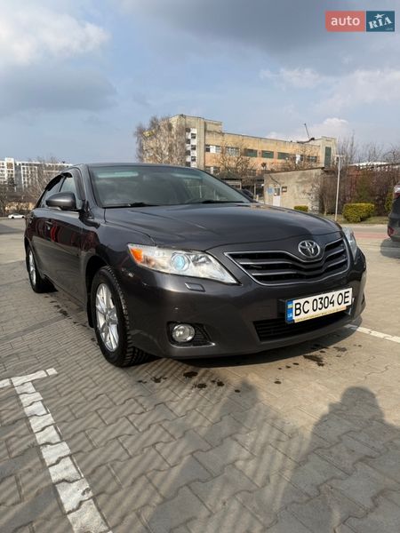 Седан Toyota Camry 2011 в Львове