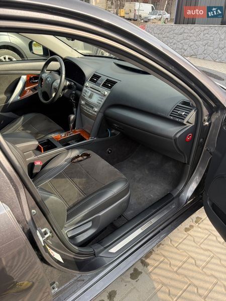 Седан Toyota Camry 2011 в Львове