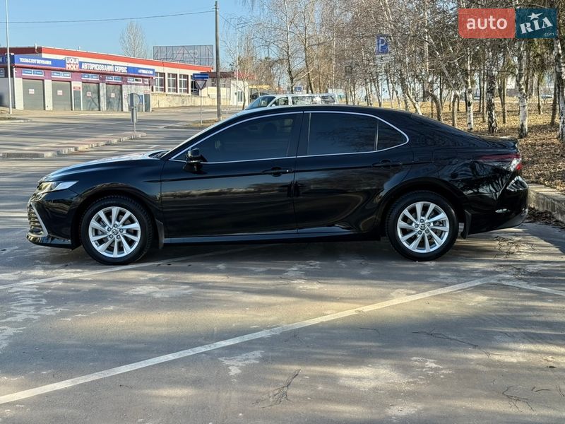 Седан Toyota Camry 2024 в Киеве