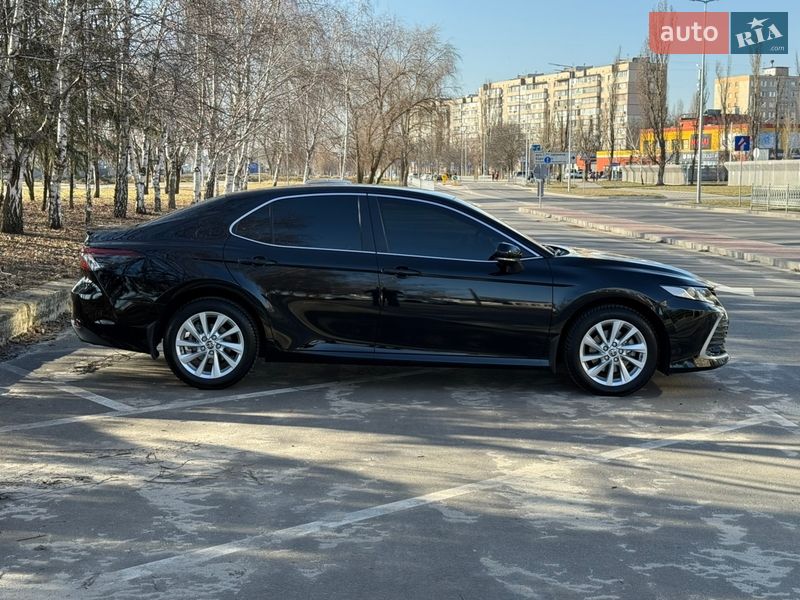 Седан Toyota Camry 2024 в Киеве