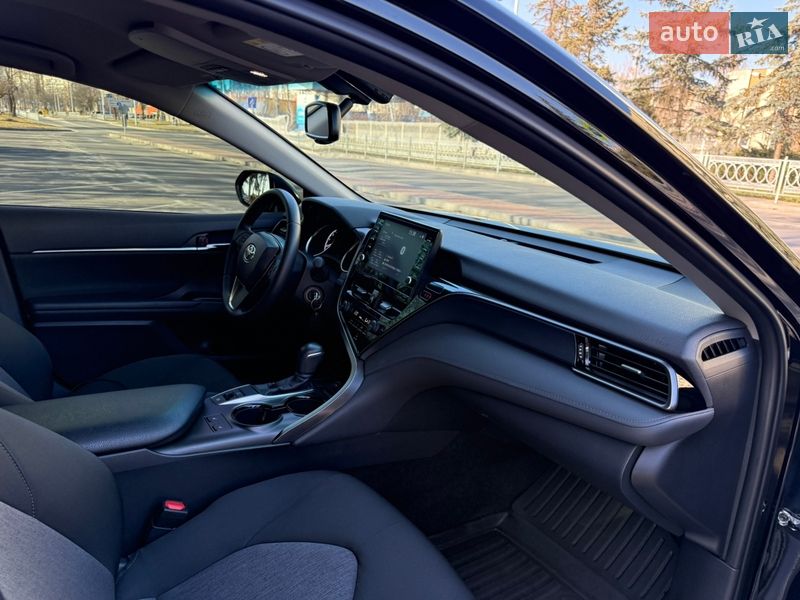 Седан Toyota Camry 2024 в Киеве