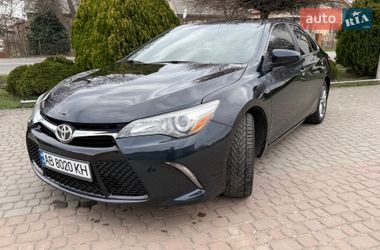 Седан Toyota Camry 2015 в Ужгороді