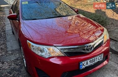 Седан Toyota Camry 2013 в Киеве