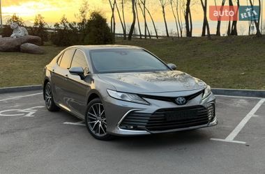Седан Toyota Camry 2021 в Киеве