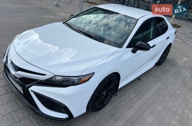Седан Toyota Camry 2022 в Ровно