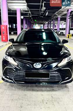 Седан Toyota Camry 2021 в Хотові