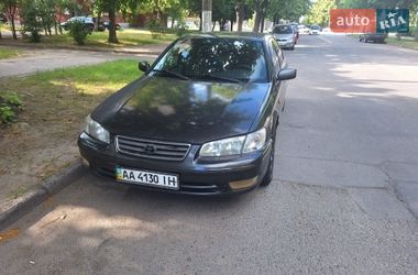 Седан Toyota Camry 2000 в Тальном