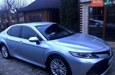 Седан Toyota Camry 2020 в Новоселице