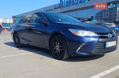 Седан Toyota Camry 2015 в Киеве