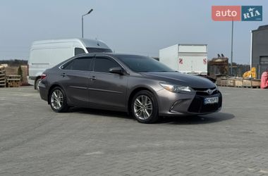 Седан Toyota Camry 2015 в Львові