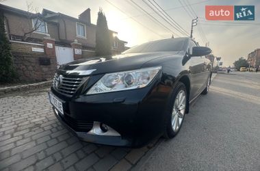 Седан Toyota Camry 2013 в Києві