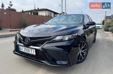 Седан Toyota Camry 2022 в Києві