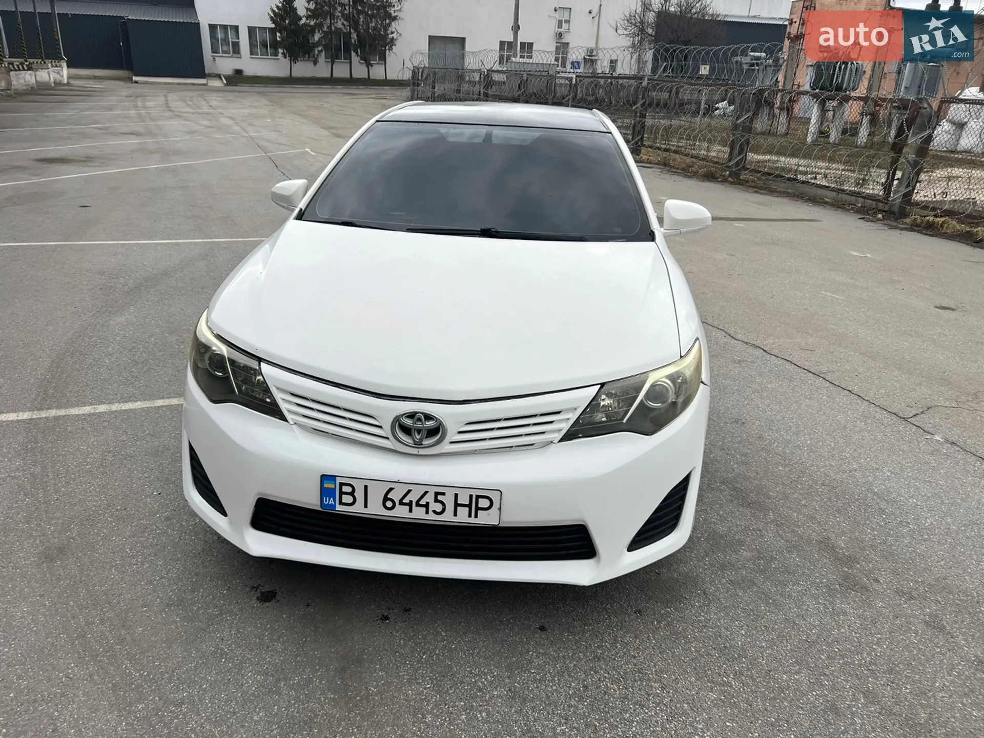 2014 Toyota Camry - фото 1