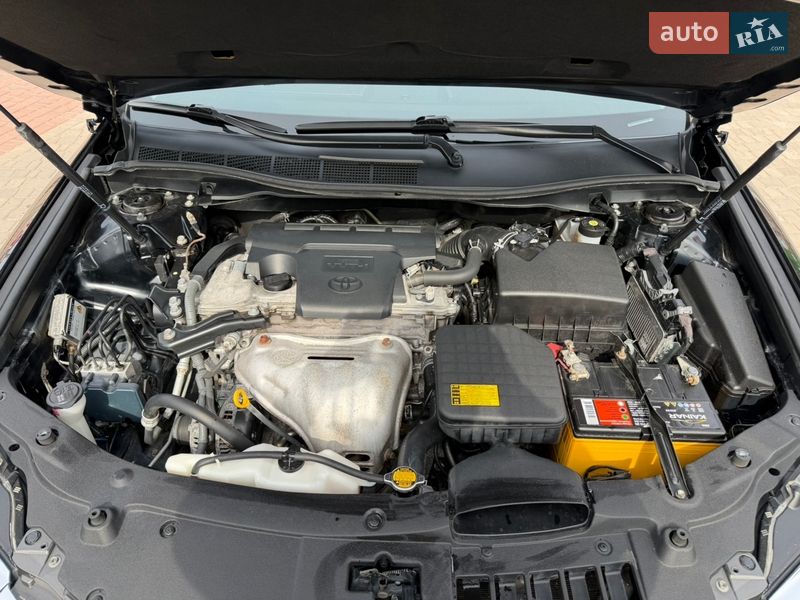 Седан Toyota Camry 2014 в Кривом Роге