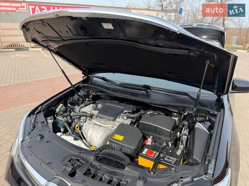Седан Toyota Camry 2014 в Кривом Роге