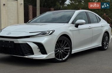 Седан Toyota Camry 2024 в Запорожье