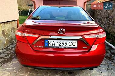 Седан Toyota Camry 2017 в Ужгороде