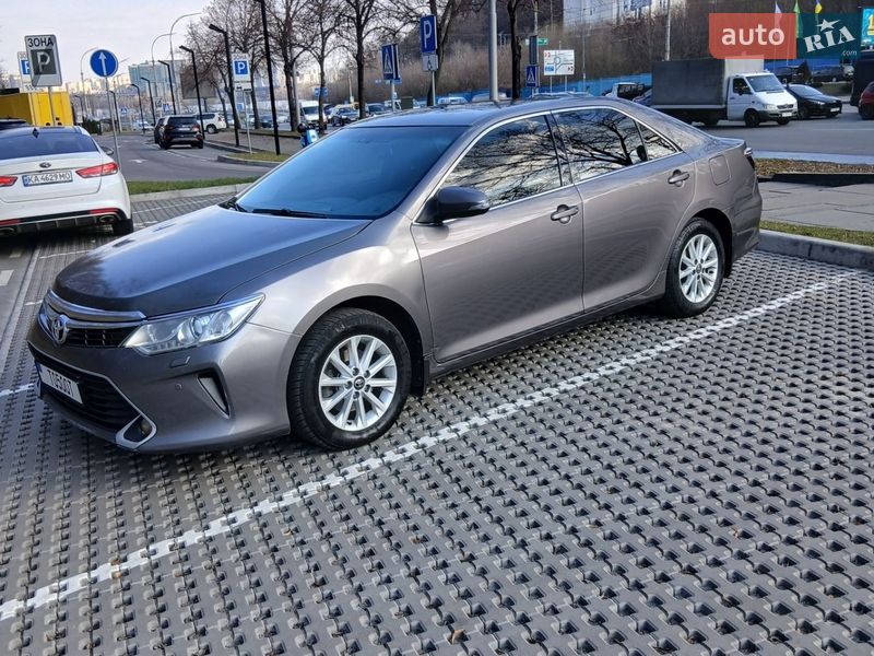 Toyota Camry 2017