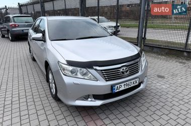 Седан Toyota Camry 2013 в Запоріжжі