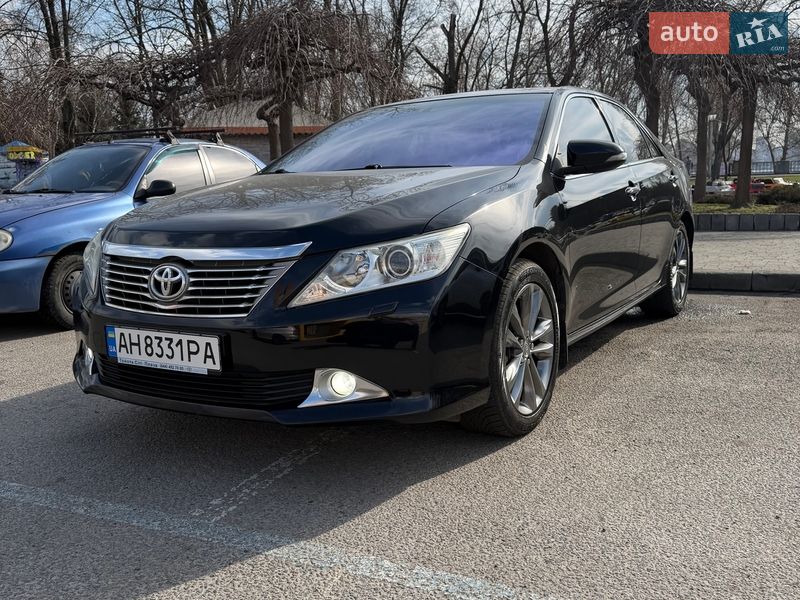 Седан Toyota Camry 2013 в Днепре