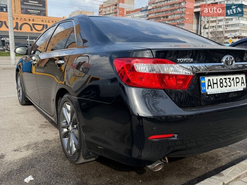 Седан Toyota Camry 2013 в Днепре
