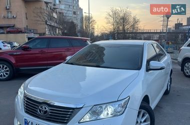 Седан Toyota Camry 2011 в Києві