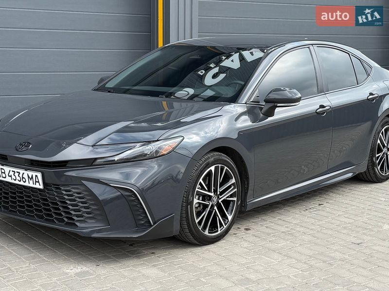 Седан Toyota Camry 2024 в Виннице