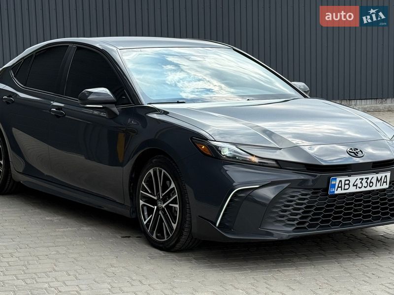 Седан Toyota Camry 2024 в Виннице