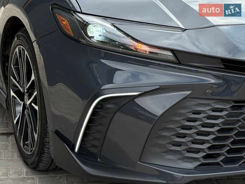Седан Toyota Camry 2024 в Виннице