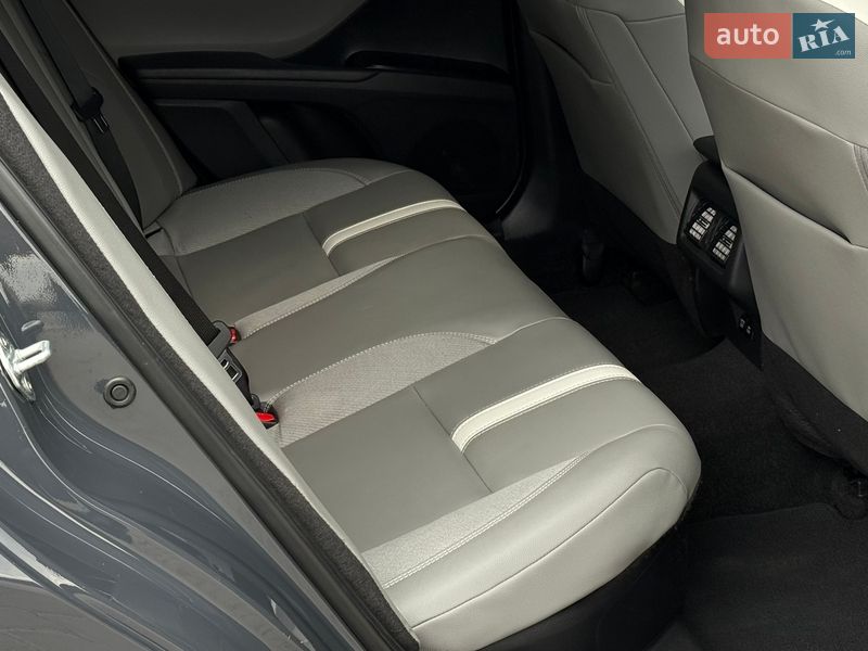 Седан Toyota Camry 2024 в Виннице