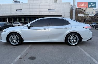Седан Toyota Camry 2020 в Киеве